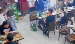 唐山烧烤店打人爆料视频,目击者爆料视频揭露惊人一幕